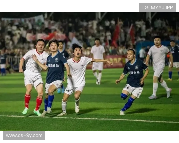 四人足球激战精彩瞬间集锦 球场对决引爆激情与热血